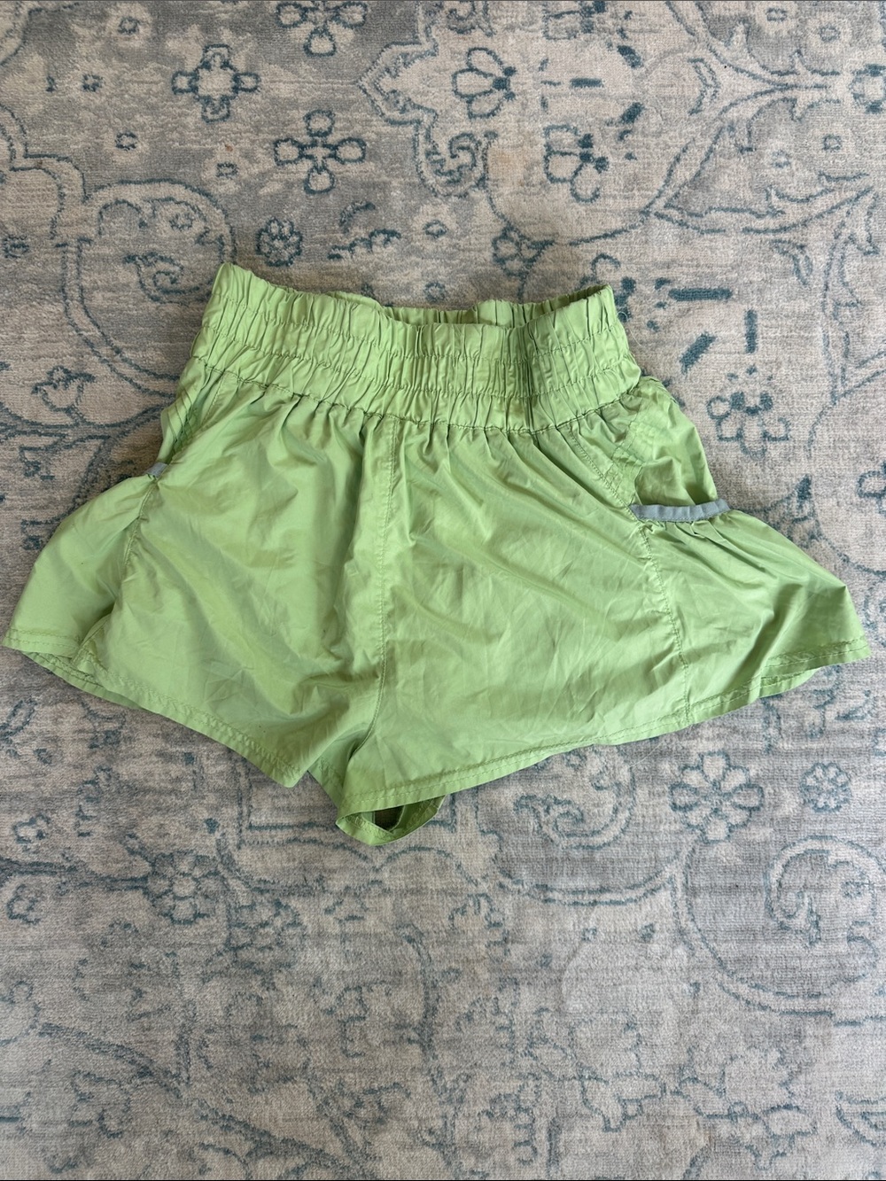 Free People Movement Women’s Lightweight Lime Green Athletic Shorts Medium - Picture 3 of 3